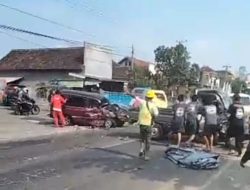 Kecelakaan Adu Banteng Mobil Vs Mobil di Jalan Raya Madiun – Ponorogo