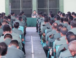 Jam Komandan, Dandim Bojonegoro Berikan Penghargaan Babinsa Berprestasi