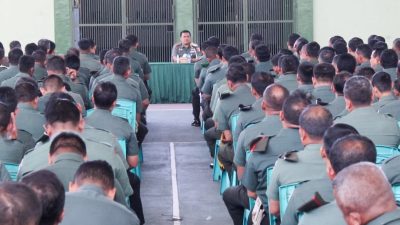 Jam Komandan, Dandim Bojonegoro Berikan Penghargaan Babinsa Berprestasi