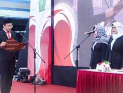 Bupati Gus Muhdlor Melantik Direktur Administrasi dan Keuangan Perumda Delta Tirta Sidoarjo