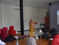 Menapaki Pasar Global, Fakultas Vokasi Unair Bantu UMKM Kabupaten Gresik Tingkatkan Daya Saing Melalui Pengabdian Masyarakat