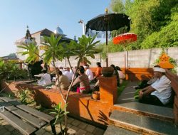 Ibadah Hari Raya Galungan di Pura Kertha Bumi Bhayangkara