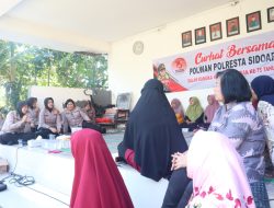 Polwan Polresta Sidoarjo Sapa Warga Dalam Kegiatan Curhat Bersama