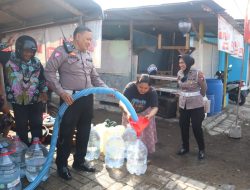 Polresta Sidoarjo Salurkan Bantuan Air Bersih 20 Truk Tangki PDAM, 28 Tahun Pengapdian Akpol 1995