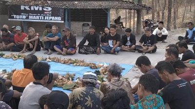 Warga Samin Margomulyo Adakan Ritual Gumbregan di Bulan Suro 