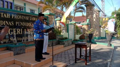 Sukses Kibarkan Bendera Merah Putih, Upacara HUT RI ke-78 di SMAN 1 Sumenep Berjalan Hikmad