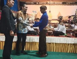 Wabup Ardian Saputra Hadiri Pagelaran Wayang Kulit di Desa Rejo Mulyo