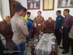 Wabup Lampura Lepas Keberangkatan Atlet dan Wasit Berprestasi Tingkat Nasional