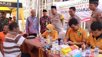 Jumat Curhat, Polresta Sidoarjo Gelar Bakti Sosial Kesehatan di Desa Gampang Prambon