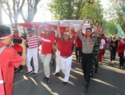 Kades se Kecamatan Kalianget Ikuti Kirab Bendera 78 Meter Dalam Rangka Memperingati Hari Kemerdekaan RI ke-78 Tahun