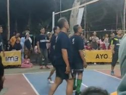 Pembukaan Turnamen Bola Volly antar RT  “Kades Wringinrejo Cup 2023 ” Meriah, Diwarnai Pesta Kembang Api