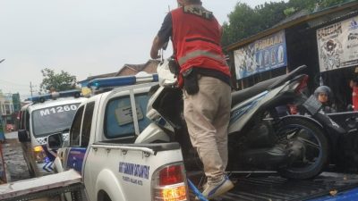 Adu Banteng Mobil dengan Motor, Remaja Asal Malang Tewas