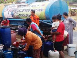 Tanggap Darurat Dampak Kekeringan, BPBD Bojonegoro Terus Salurkan Bantuan Air Bersih ke Warga