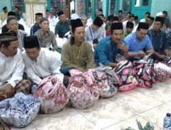 Dalam Rangka Maulid Nabi Muhammad SAW, Ribuan Pengunjung Banjiri Halaman Masjid Barokul Mahmud 
