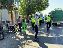 Satlantas Polres Situbondo Akan Tindak Tegas Para Sopir Yang Parkir Sembarangan