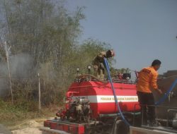 Pemkab Bojonegoro Gerak Cepat Padamkan Api di Lahan Warga Mulyoagung 