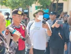 Dinilai Tak Tepati Janji, Warga Desa Pojok Demo Tuntut Kasi Pelayanan Mengundurkan Diri