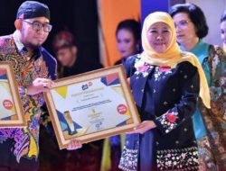 Bupati Sumenep Terima Penghargaan Jatim Bangkit Award 2023