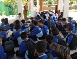 Siswa Siswi SMPN I Buduran Sidoarjo Pembelajaran di Luar Kelas Ziarah Makam Auliyah Sono Buduran