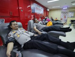 Sambut HUT Humas Polri Ke-72, Bidhumas Polda Jatim Gelar Baksos Donor Darah di PMI Surabaya