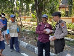 Sat Samapta Polresta Sidoarjo Jaga Kamtibmas Sambil Berbagi