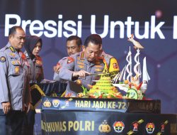 Kapolri Berikan Dua Hadiah Besar untuk Divisi Humas Polri di Hari Jadinya ke-72