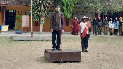 SMPN 1 Tempurejo Gelar Upacara Hari Pahlawan Nasional dan Pelantikan Pengurus OSIS