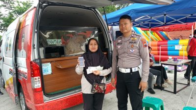 Satlantas Polres Wonogiri berikan Pelayanan Samsat Keliling saat Car Free Day