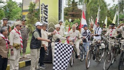 Gubernur Kalsel Sahbirin Noor Lepas konvoi Bersepeda Ontel