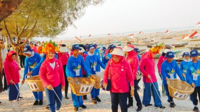 DKP Jatim Turut Sukseskan Gernas Bulan Cinta Laut di Surabaya