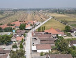 Bupati Sidoarjo Kebut Proyek Betonisasi Jalan dan Jembatan, Ruas Tarik – Mliriprowo Selesai 100 Persen