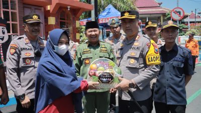 Pastikan Kesiapan Pengamanan Nataru, Kapolres Bersama Forkopimda Jember Cek Pos Pengamanan dan Gereja