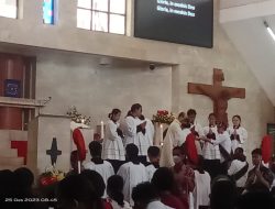 Doa Damai untuk Jalur Gaza, Saat Misa Natal di Gereja Salib Suci Tropodo Sidoarjo