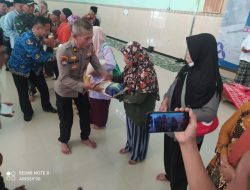 Hari Amal Bhakti Kementerian Agama RI ke-78, Ratusan Warga Terima Bansos dari Kantor Kementerian Agama Kota Kediri