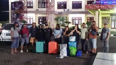 Terlibat Prostitusi Online, 3 Wanita dan 2 Pria Asal Jawa Barat Ditangkap Polisi Situbondo