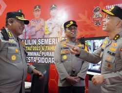 Sahli Sosbud Kapolri Cek Pelaksanaan Ops Lilin Semeru 2023 di Terminal Purabaya