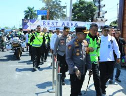 Dengan Patroli Bermotor, Kapolda Jatim Cek Kesiapan Ops Lilin Semeru dan Jalur Pantura Surabaya – Banyuwangi