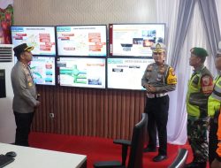 Kapolresta Sidoarjo Pantau libur Nataru Sambil Motivasi Personil di Pos Pan dan Yan OPS Lilin Semeru 2023