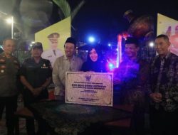 Bupati Ikfina Lakukan Penanda Tanganan Prasasti RTH dengan Pemdes Jabon
