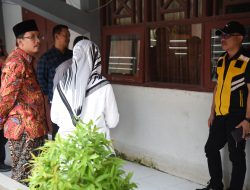 Bupati Sidoarjo Tinjau SMPN 2 Tanggulangin, Cek Penyebab Banjir Lama Surut