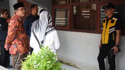 Bupati Sidoarjo Tinjau SMPN 2 Tanggulangin, Cek Penyebab Banjir Lama Surut