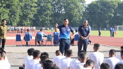 Danlantamal V Tinjau Tes Calon Siswa Dikmata TNI AL