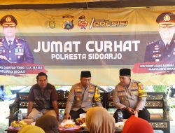 Kapolresta Sidoarjo Berpesan pada Warga Kalisampurno di Jumat Curhat