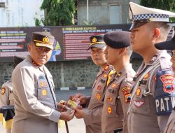 Polres Wonogiri Bekali Buku Saku Pengamanan Pemilu 2024 Bagi Personil