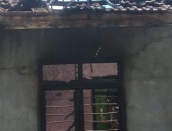 Rumah Milik Habibi di Desa Bumi Nabung Dilalap si Jago Merah