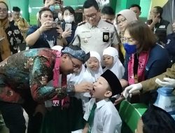 Upaya Cegah Penyebaran Penyakit Polio, Bupati Sidoarjo Canangkan Sub Pin Polio