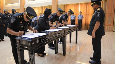 46 PNS Dilantik, Kakanwil Kemenkumham Jatim Minta Jaga Integritas dan Profesionalitas