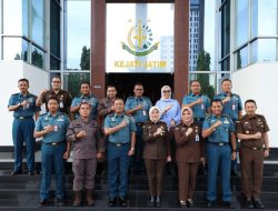 Pangkoarmada II Laksanakan CC Kepada Kajati Jatim