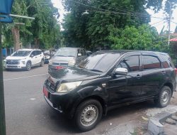 Parkir di Tikungan Jalan Umum Bikin Resah Pengguna Jalan Lainnya