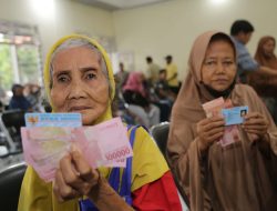 Penyaluran BLT Permakanan Surabaya Periode Januari 2024 Capai 100 Persen